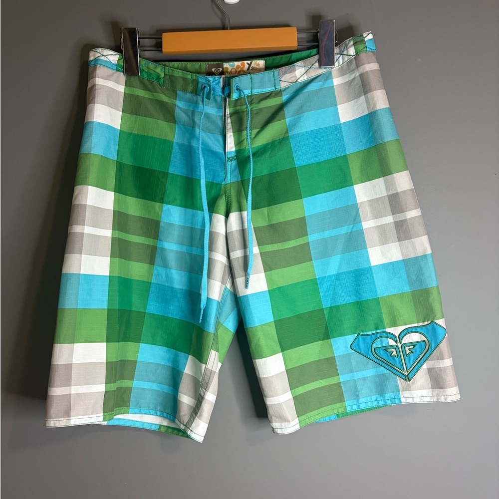 NWT Roxy size 5, Bermuda plaid white and green board shorts with waist tie